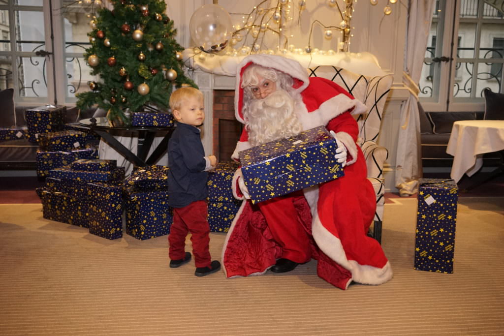 Children entertainment during a Christmas Party 2