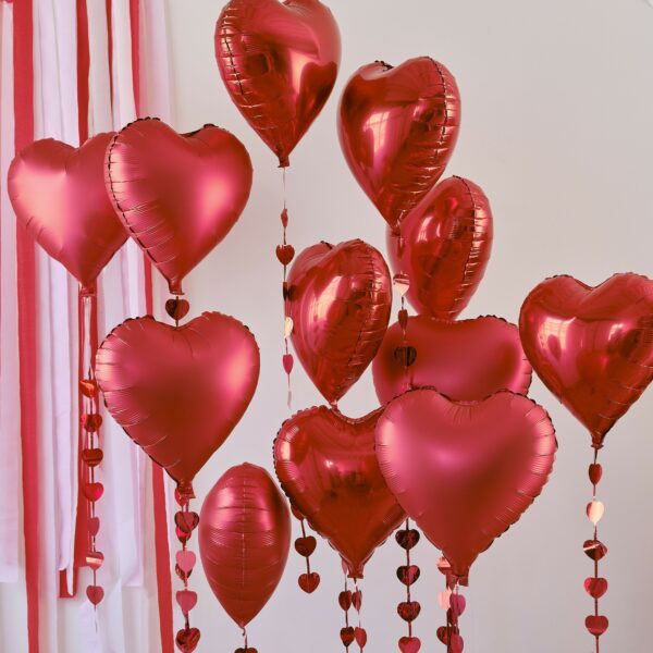 Ballons Coeur Rouge avec serpentin coeurs