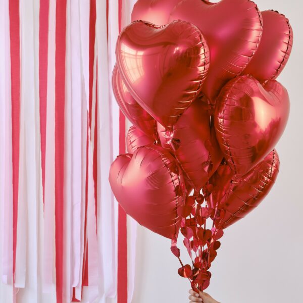 Ballons Coeur Rouge avec serpentin coeurs