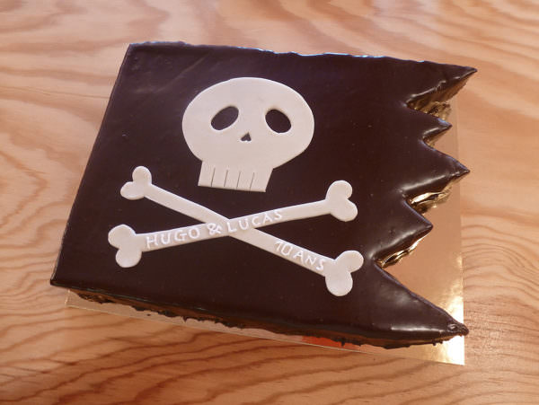 Pirate Flag Cake