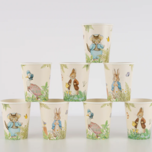 Gobelets Peter Rabbit dans le jardin