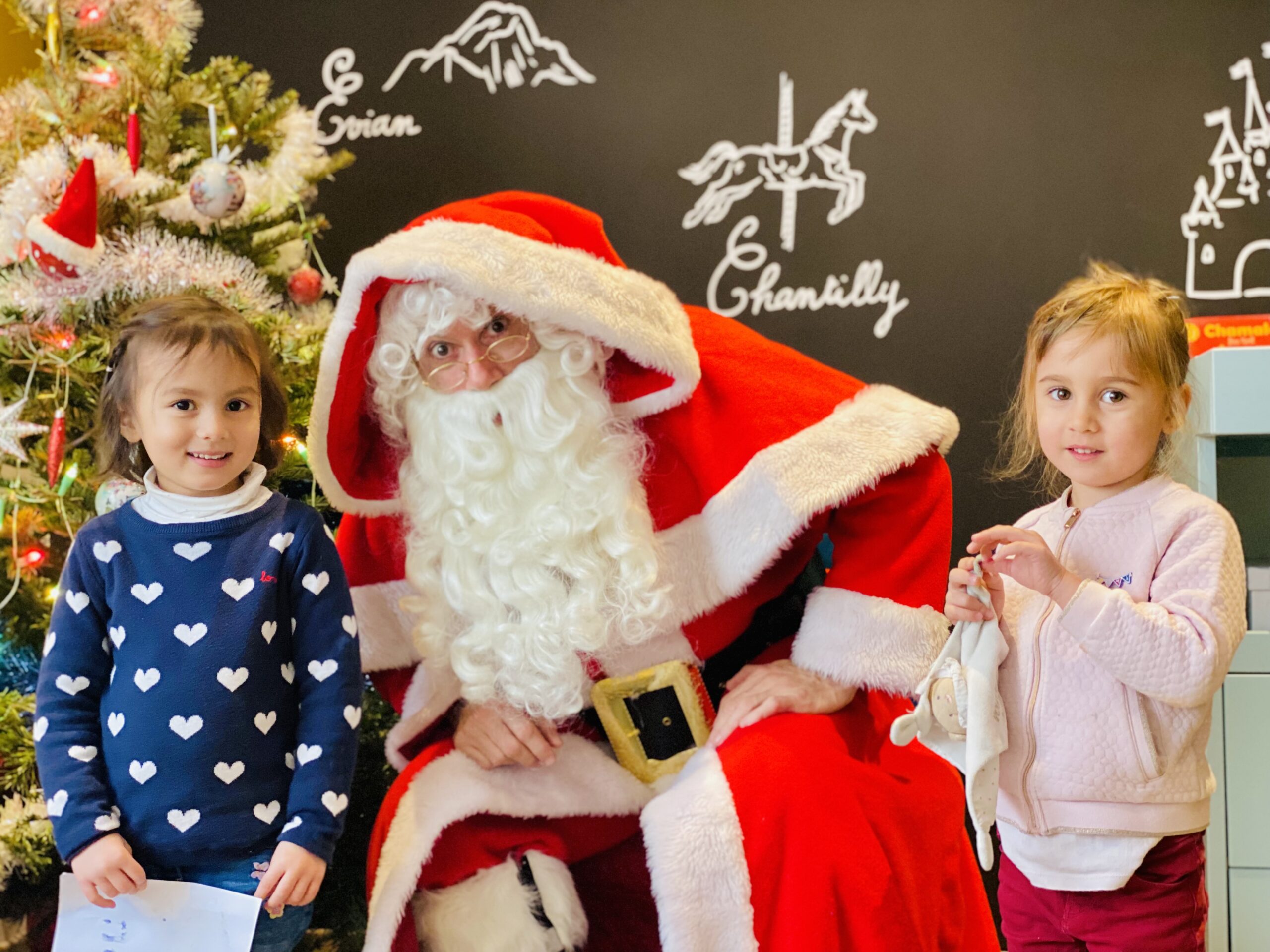 Animations enfants sur un arbre de Noël 10